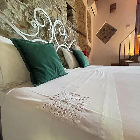 לינה וארוחת בוקר La Magara 4*