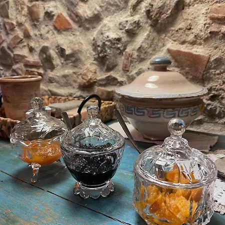 לינה וארוחת בוקר La Magara 4*